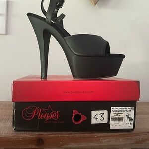 Women’s Size 11 Black Faux Leather/ Black matte High Heel Dress Shoe